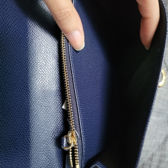 Authentic Salvatore Ferragamo wallet - Picture 9 of 10